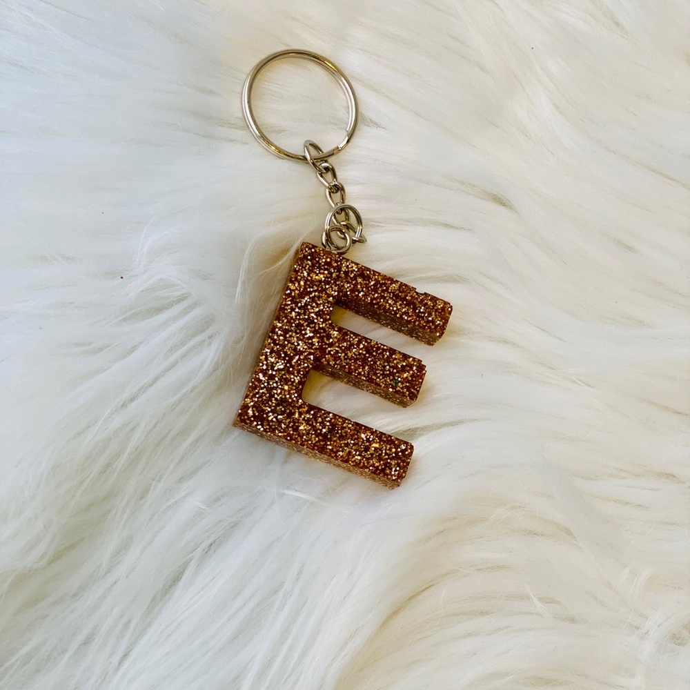 Letter E glitter keychain